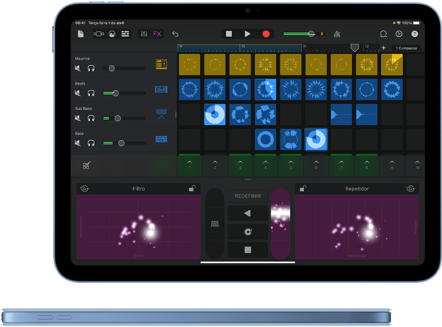 Imagem do app GarageBand no iPad e imagem lateral de um iPad azul com Smart Folio na mesma cor.