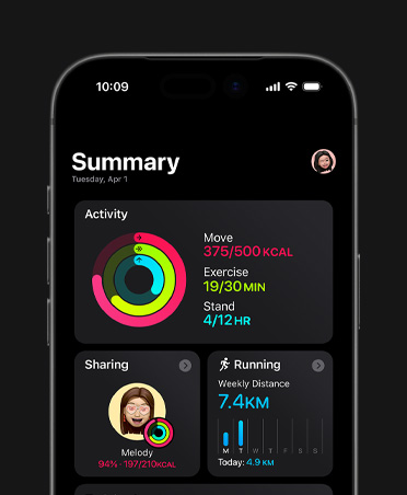 iPhone 17, Fitness summary, Activity rings, Move, Exercise and Stand metrics, actvity sharing with friends, weekly Running stats
