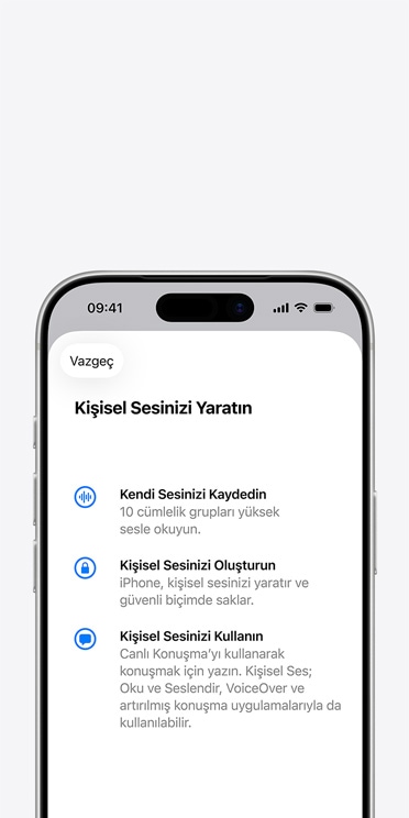 Kişisel Ses oluşturmaya ilişkin yönergelerle birlikte Kişisel Ses özelliğinin gösterildiği iPhone 17 Pro ekranı