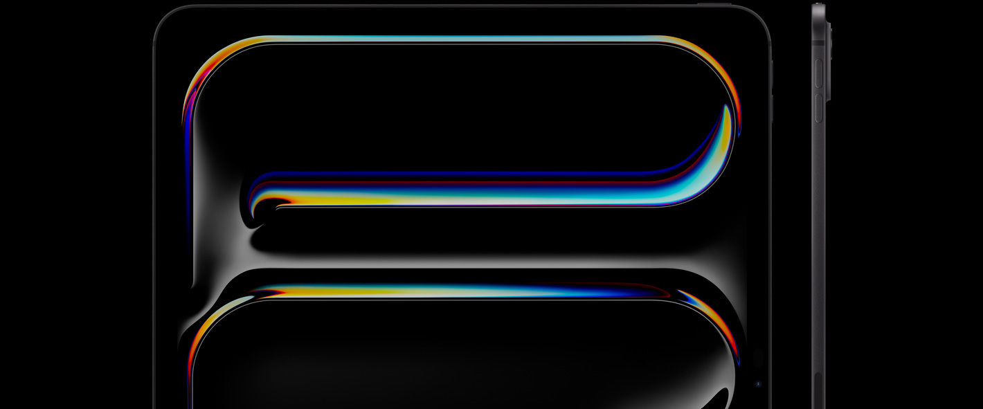 „iPad Pro“, priekinė pusė, vertikalioje padėtyje, kosminės juodos spalvos, užapvalinti kampai, juodas ekrano rėmelis, ekrane rodomas spalvotas, išlenktas linijų menas, dešinėje pusėje „iPad Pro“, iš šono, vertikalioje padėtyje, plonas korpusas, garsumo didinimo ir mažinimo mygtukai, iškilusi profesionali kamerų sistema