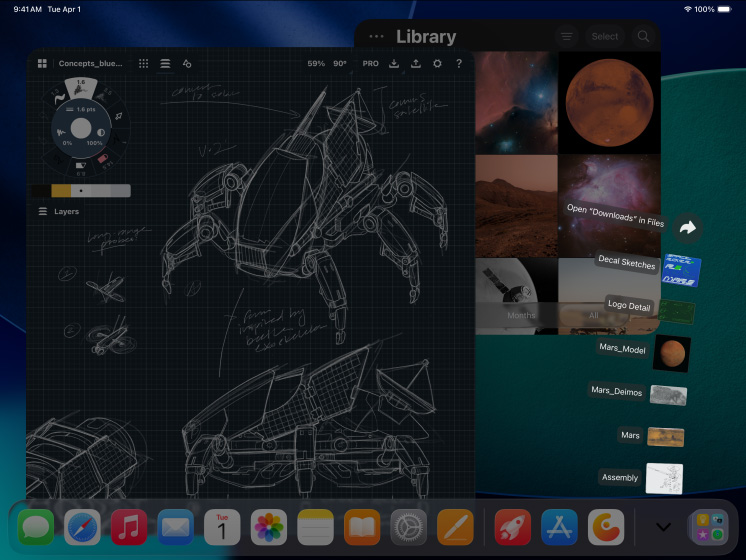 3 „iPad Pro“ įrenginiai, priekinė pusė, horizontalioje padėtyje, kosminės juodos spalvos, ant „iPad Pro“ yra „Apple Pencil Pro“, 3 ekranai, kuriuose rodomos nuotraukų redagavimo programos su atidarytais modelio projektais raudoname fone, mechaninių konstrukcijų eskizais su spalvų koregavimo įrankiais, nuotraukų biblioteka, išskleisti atsisiųstų failų aplanke esantys failai, 3D modeliavimo programinė įranga su geometrinėmis figūromis ir ranka rašytomis pastabomis bei formulėmis