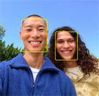 Sentrering-funksjonen for bilder brukes til å markere ansiktene til personene på bildet.